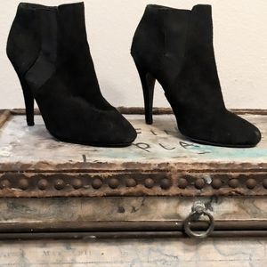 black suede Steve Madden heals